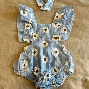 Suri Pie Daisy Blue Romper Size 3-6M
